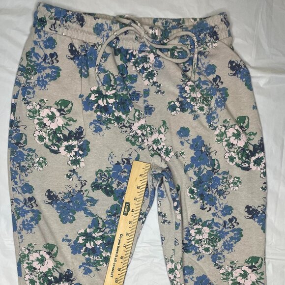 Women's Floral Jogger - Picture 11 of 16